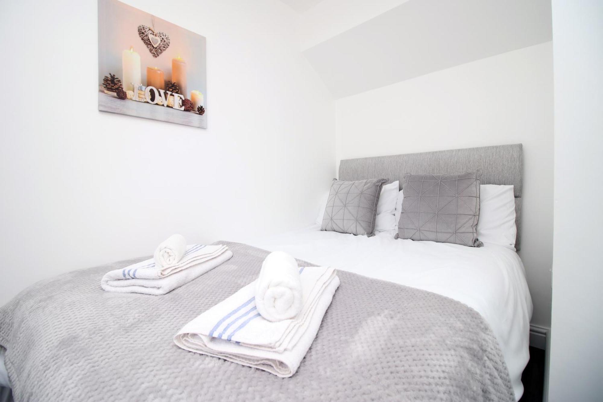 Modern Guesthouse, Fast Wi-Fi, Street Free Parking, Central, Fully Equipped Кардифф Экстерьер фото