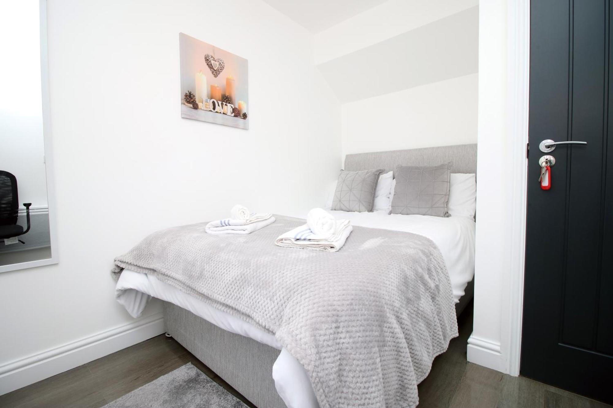 Modern Guesthouse, Fast Wi-Fi, Street Free Parking, Central, Fully Equipped Кардифф Экстерьер фото